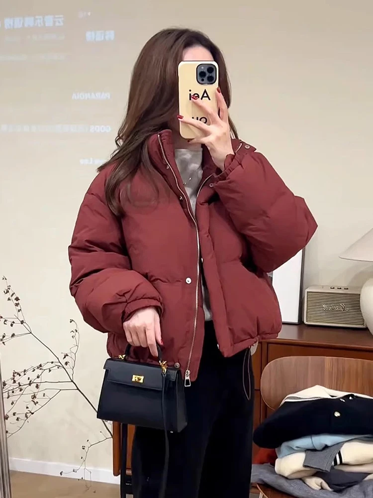

Милая красная короткая хлопковая куртка для женщин в корейском стиле, повседневная, маленького размера, зимняя, новинка, утепленная, с длинными рукавами.
