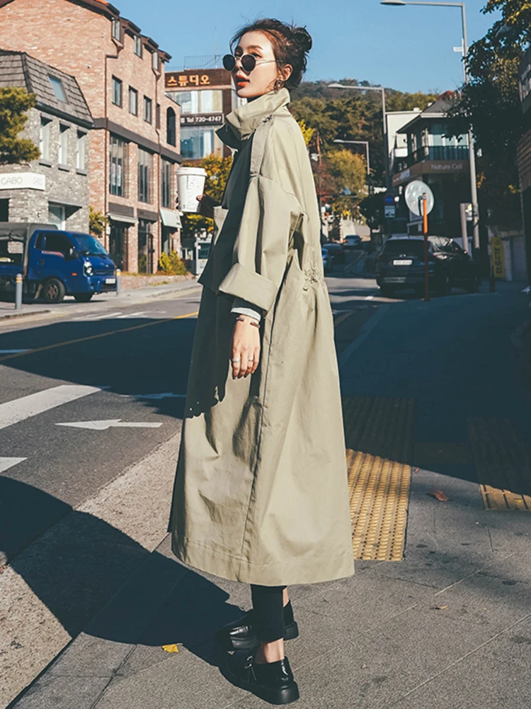 LANMREM Spring Fashion Loose Long Windbreaker Women Stand Collar Pockets Solid Color Trench Coat 2024 New Clothing 2AA4907