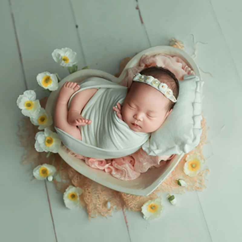 0-3 Months Baby Photography Props Make Old Style Heart-Shaped Infant Posing Prop Studio Baby Growth Commemorative Accessories