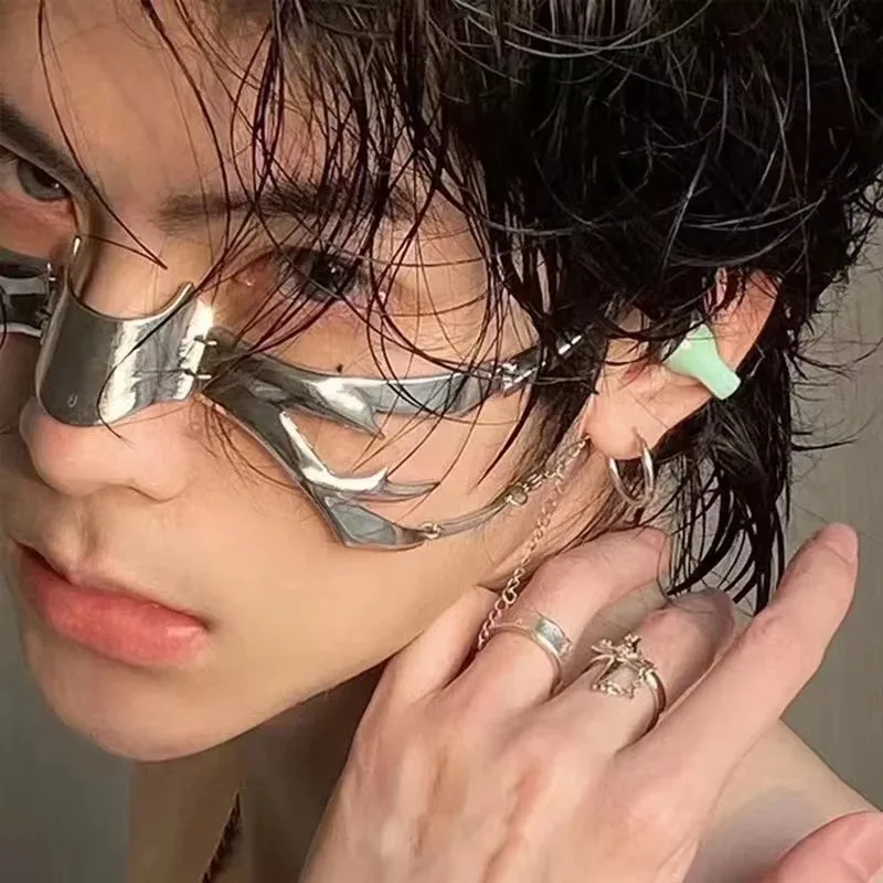 Cyberpunk – masque en métal, Design de Niche, fluide irrégulier, boucles d'oreilles à vent mécanique, anneaux à lèvres, accessoires faciaux réglables pour hommes