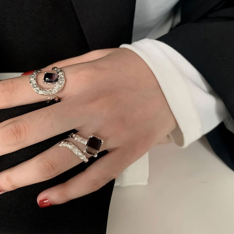 LIVVY جديد فضي اللون الإبداعية غير النظامية الأسود الزركون خواتم للنساء سحر موضة مجوهرات اكسسوارات الحفلات