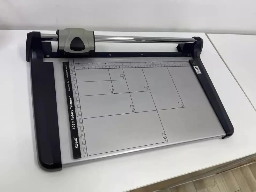 

Manual Rotary Paper Cutter Trimmer 670mm 25Inch Max Cutting Thickness 15 Sheets