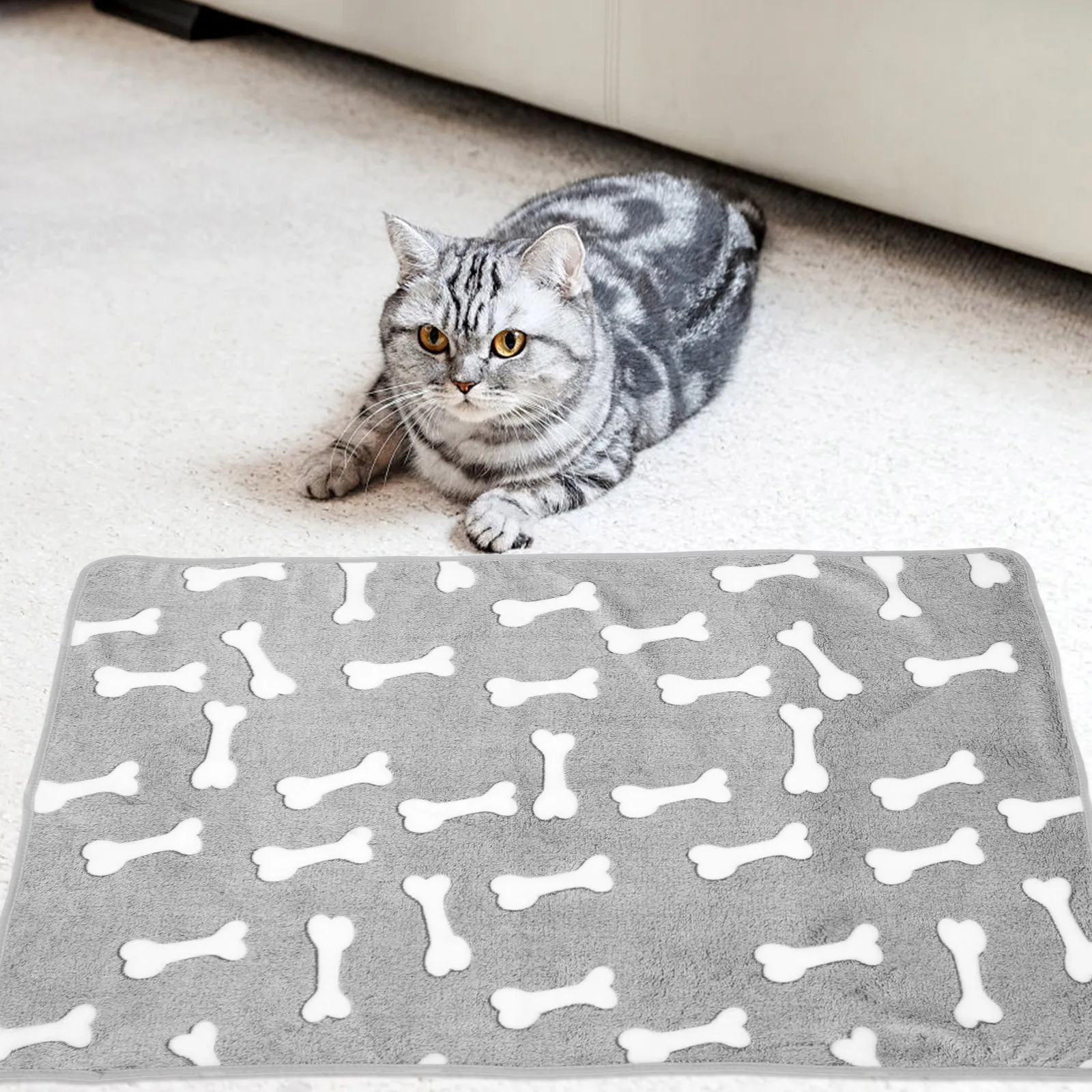 コーラルフリースブランケット 暖かい子犬 猫 ペット用ブランケット ソフトで心地よいスロー グレー ボーン L 冬用ケージマット 小動物用 再利用可能