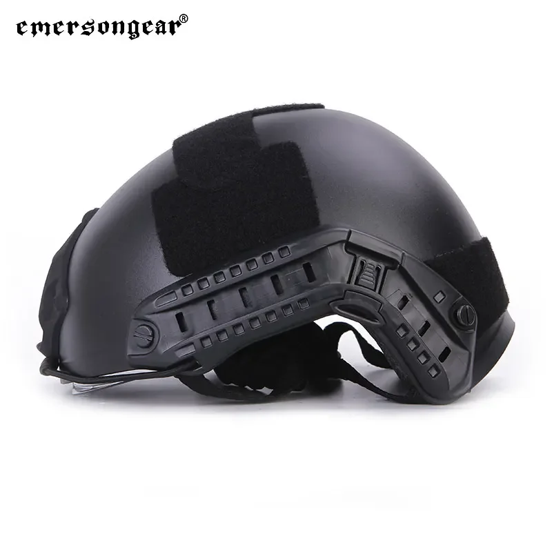 Emersongear Tactical Helmet With Protective Goggle Glasses Combat Hunting CS Anti-fog Helmet Protective Eyewear Helmet EM8820