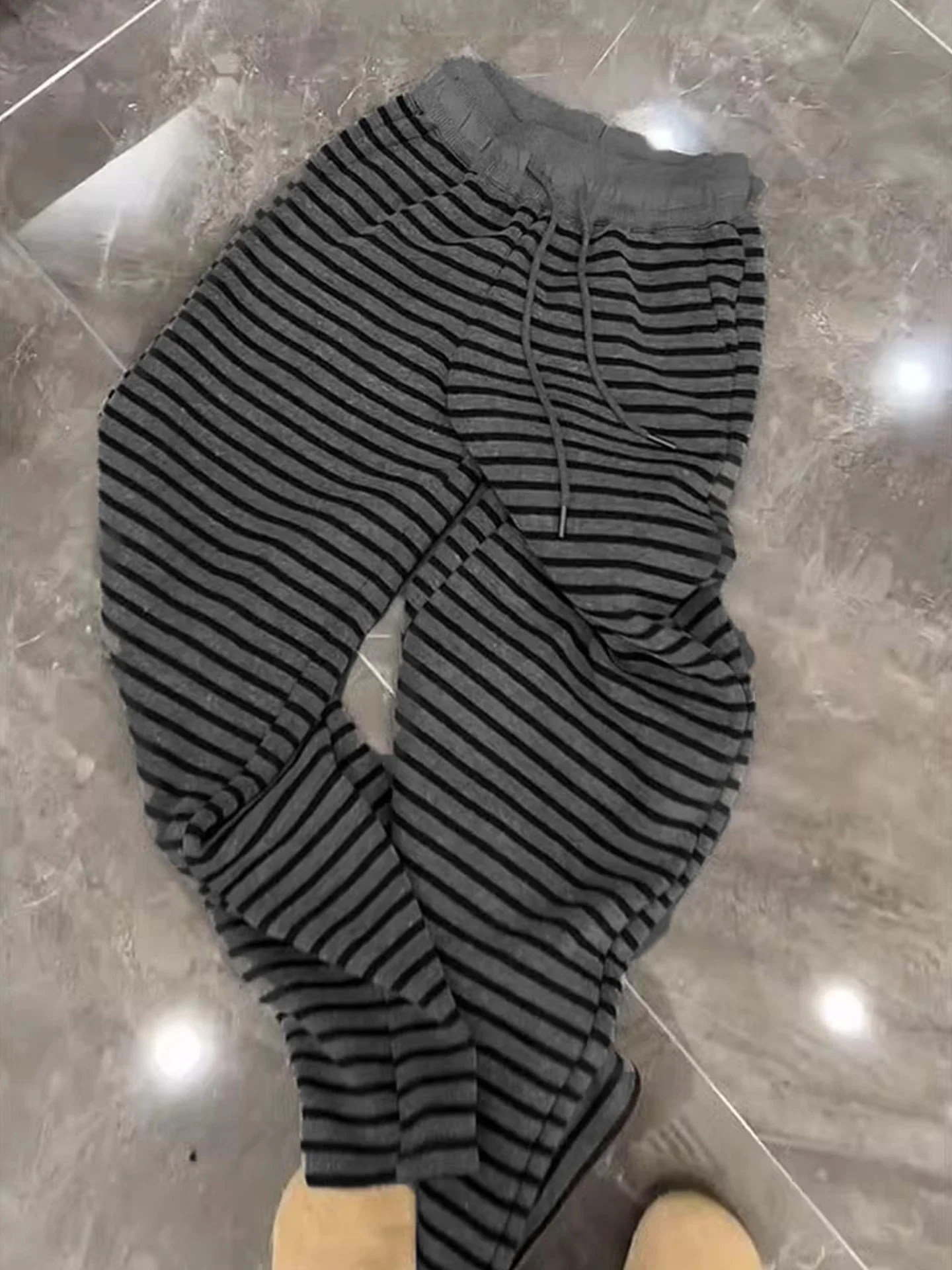 กางเกงขายาวทรงหลวมถักลายทางสีสันสดใส เอวยางยืด กระชับหุ่น สไตล์ลำลอง แฟชั่นฤดูใบไม้ร่วง 2025