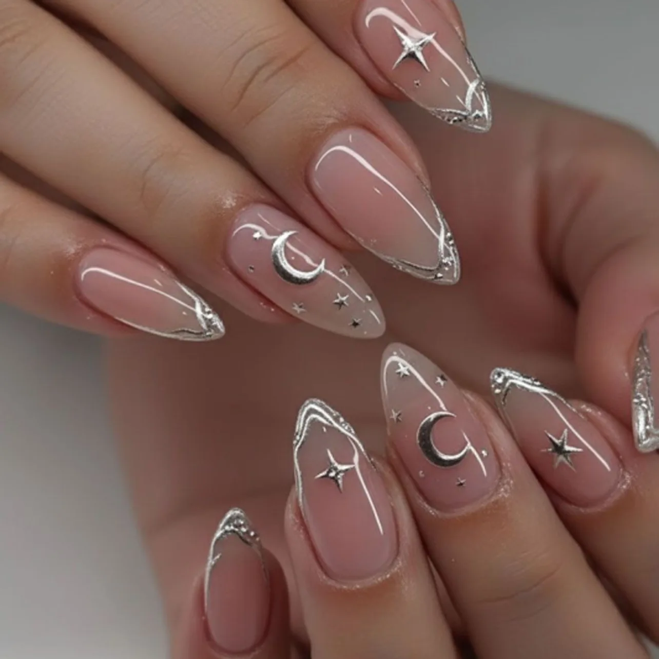 24Pcs Gilded Lines Stick on Almond False Nails Silver French Manicure Simple Reusable Irregular Shape Press on Fake Nails Tips