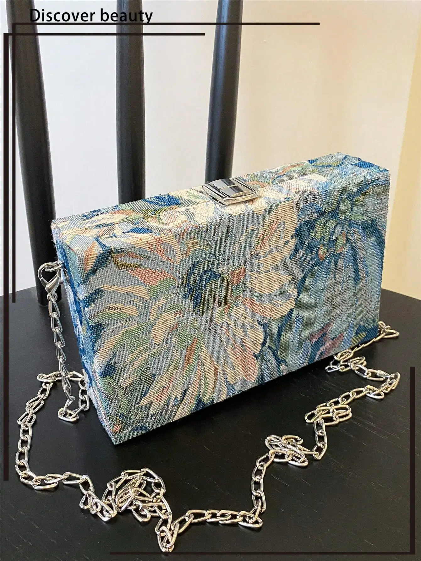 

1 шт. новая сумка через плечо с цветочной вышивкой, тип металлической цепочки