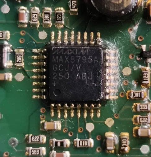 

Free shipping MAX8795AGCJ/V 10PCS