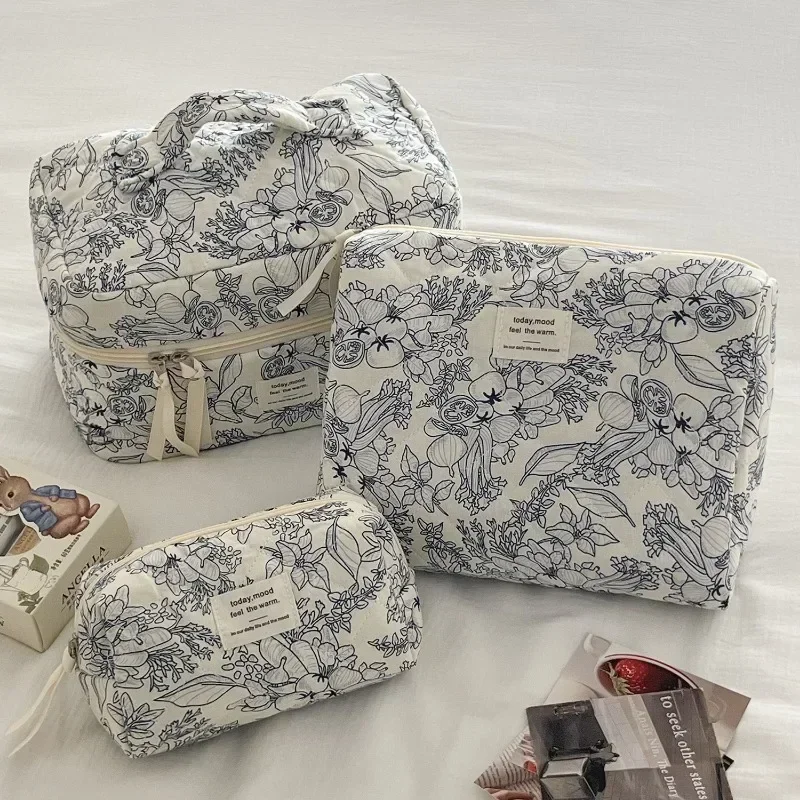 2024 Vintage Bloem Quilten Vrouwen Make-up Tas Draagbare Rits Cosmetische Reisorganisator Vrouwelijke Handtas Toilettasje voor Meisjes