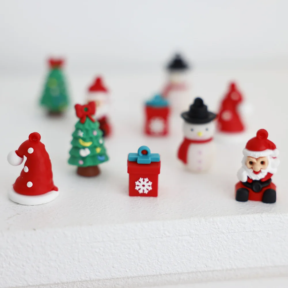 Christmas Element Ornament Keychain Soft Rubber Mini Figurine Santa Gift Box Tree Decoration Wholesale