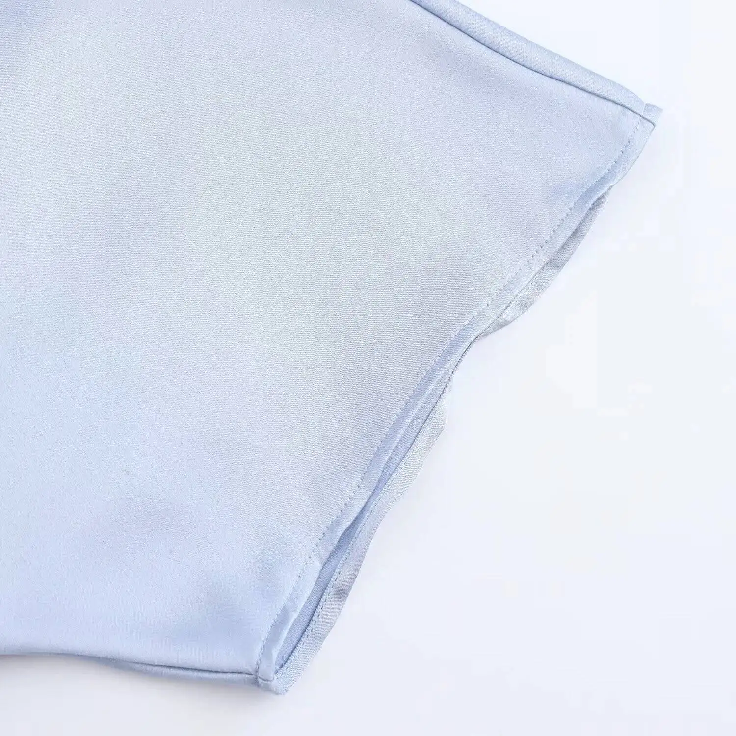 Sukienka damska na jesień 2025 w stylu europejskim i amerykańskim, z dekoracją w postaci węzła, z teksturą jedwabnej satyny, z okrągłym dekoltem, krótkim rękawem i długim krojem.