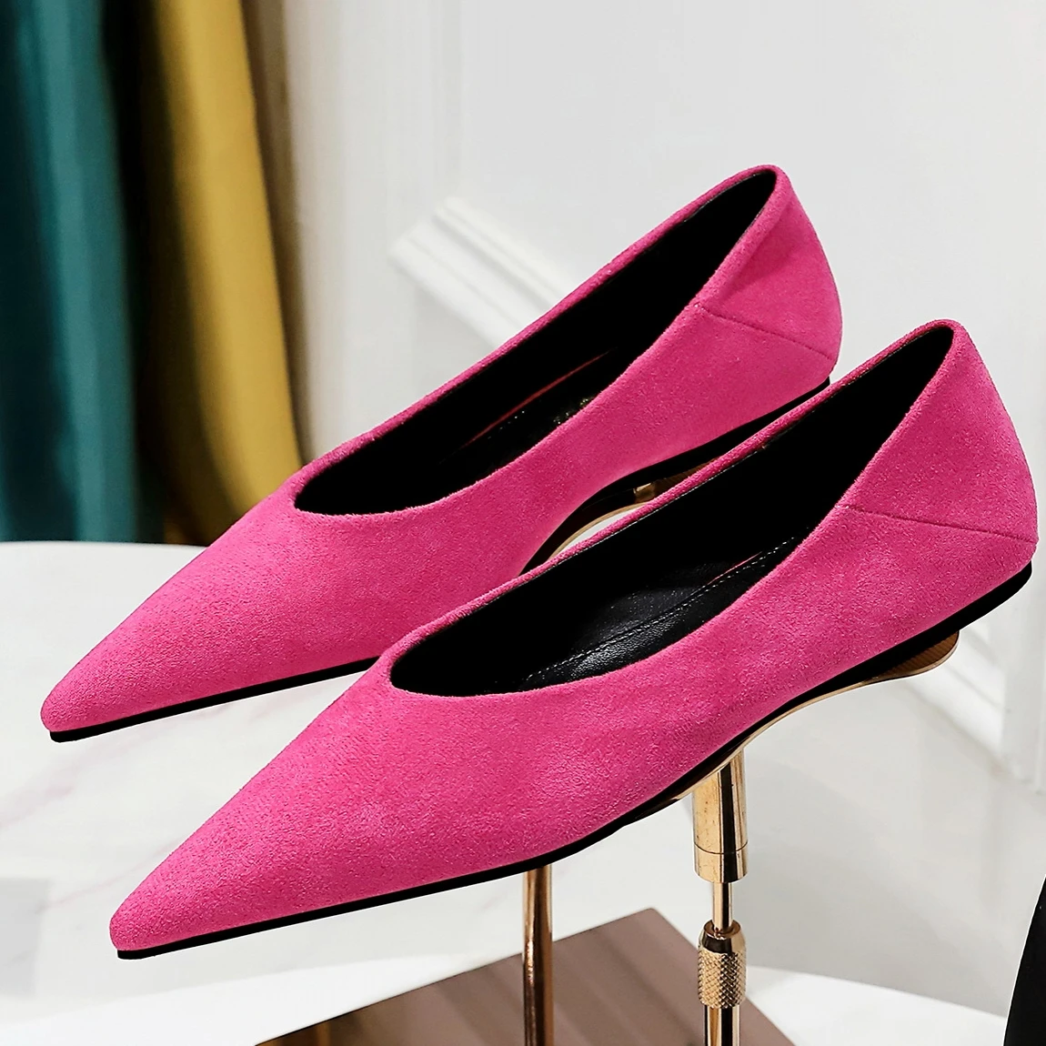 

Sweet Flock Leather Ladies Flats Heels Korean Style Pointed Toe Shallow Mouth Women Fashion Work Shoes Elegant Pumps F0000