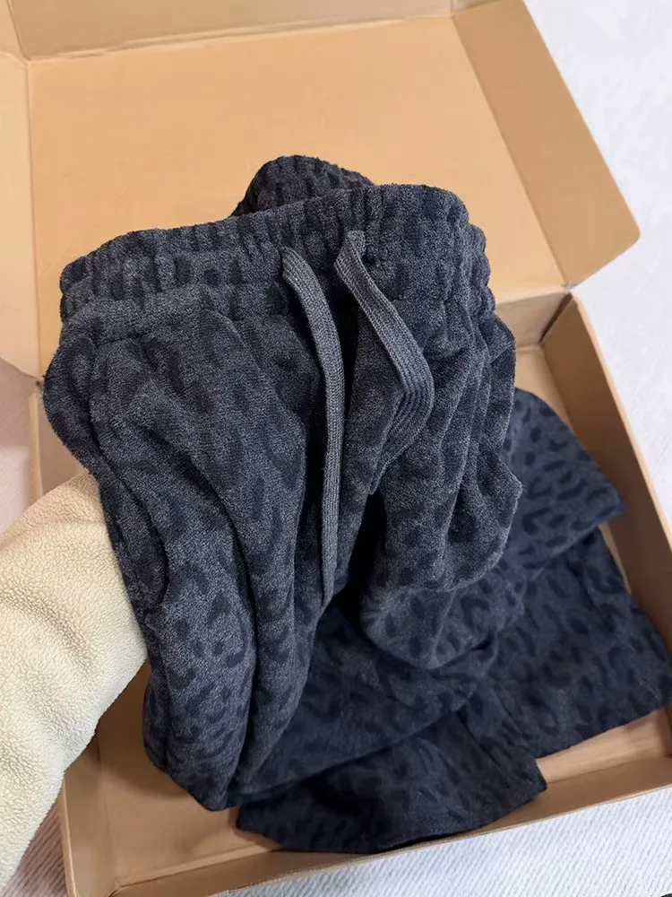 

Deep Grey Fleece Lined Thickened Leopard Print Sweatpants Men Women Winter Drape Loose BF Lazy Style Wide Leg Casual Sports P...