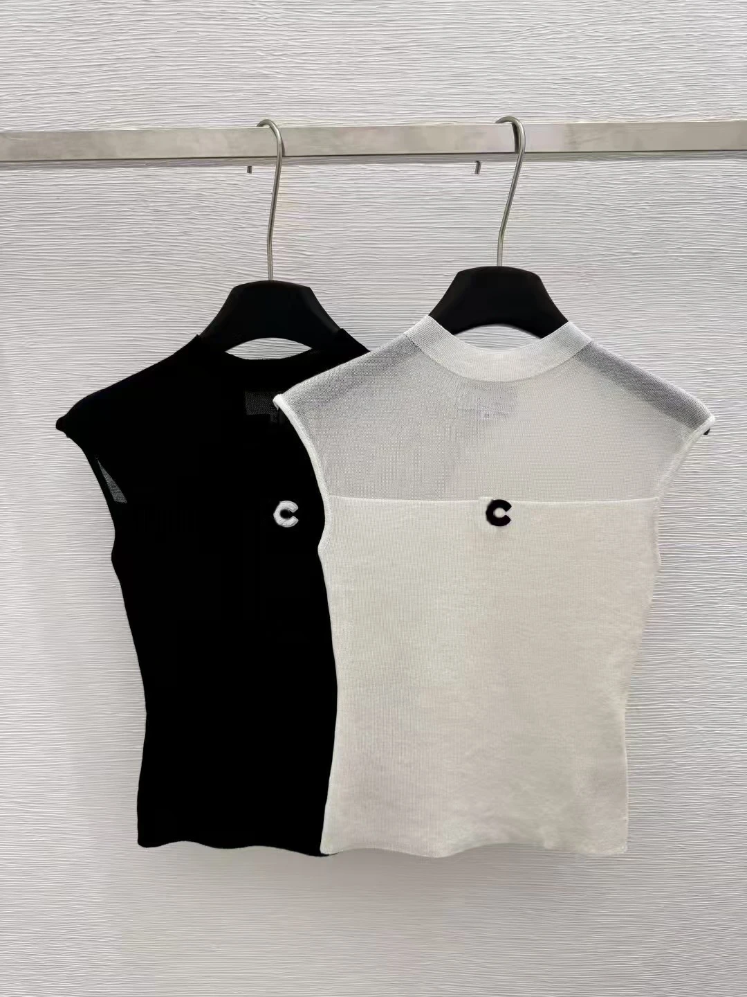 

2025 Spring/Summer New Arrival - Fashionable and Casual Round Neck Contrast Color Striped Sleeveless Sexy Sheer Knit Vest