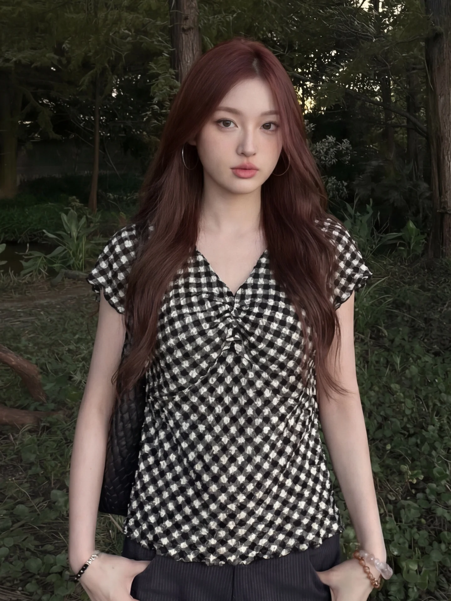 Korean Style Short Sleeve V-Neck T-Shirt Women's Summer Slim Fit Checkered Twist Knot Design City Walk Casual Top
