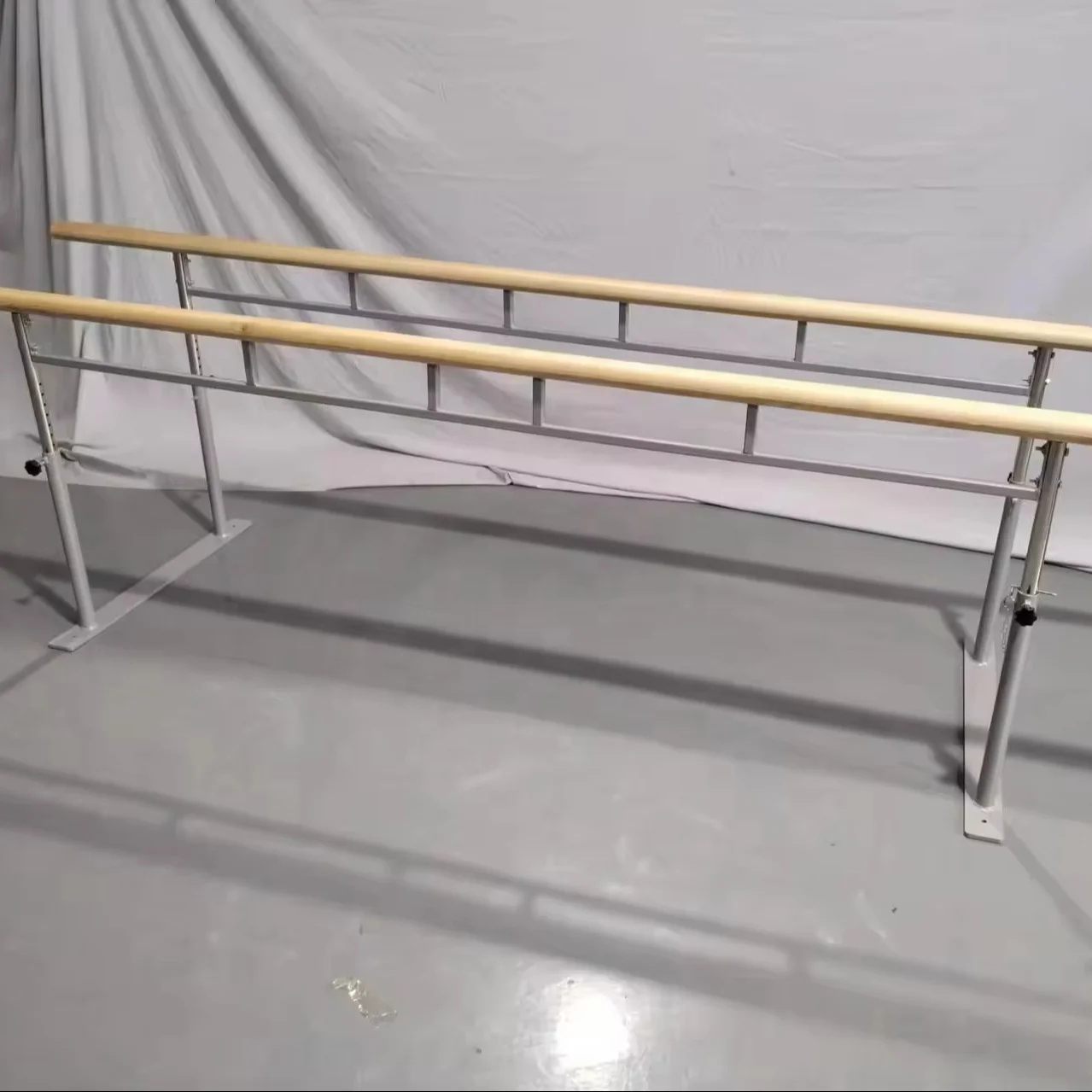 

New Arrival Sports Equipment Wooden Height Adjustable Leg Pressing Ballet Bar Portable Dancing Pole for Sale