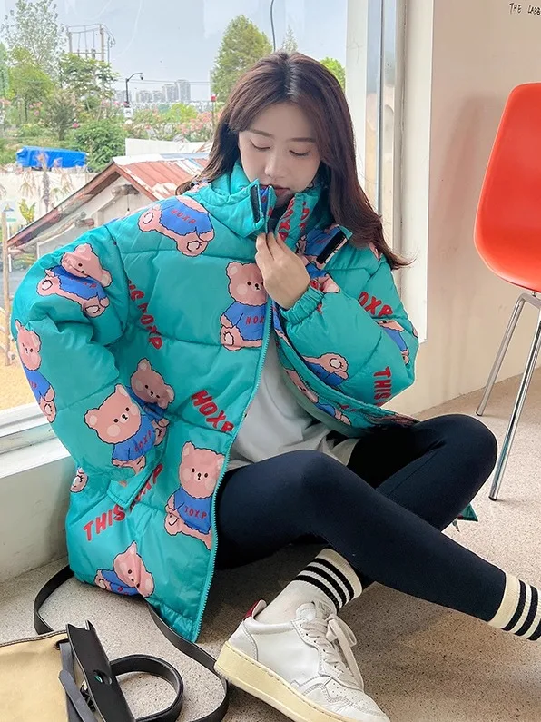 

Корейская утепленная хлопковая куртка с принтом, маленьким капюшоном, молнией и мультяшным дизайном медведя