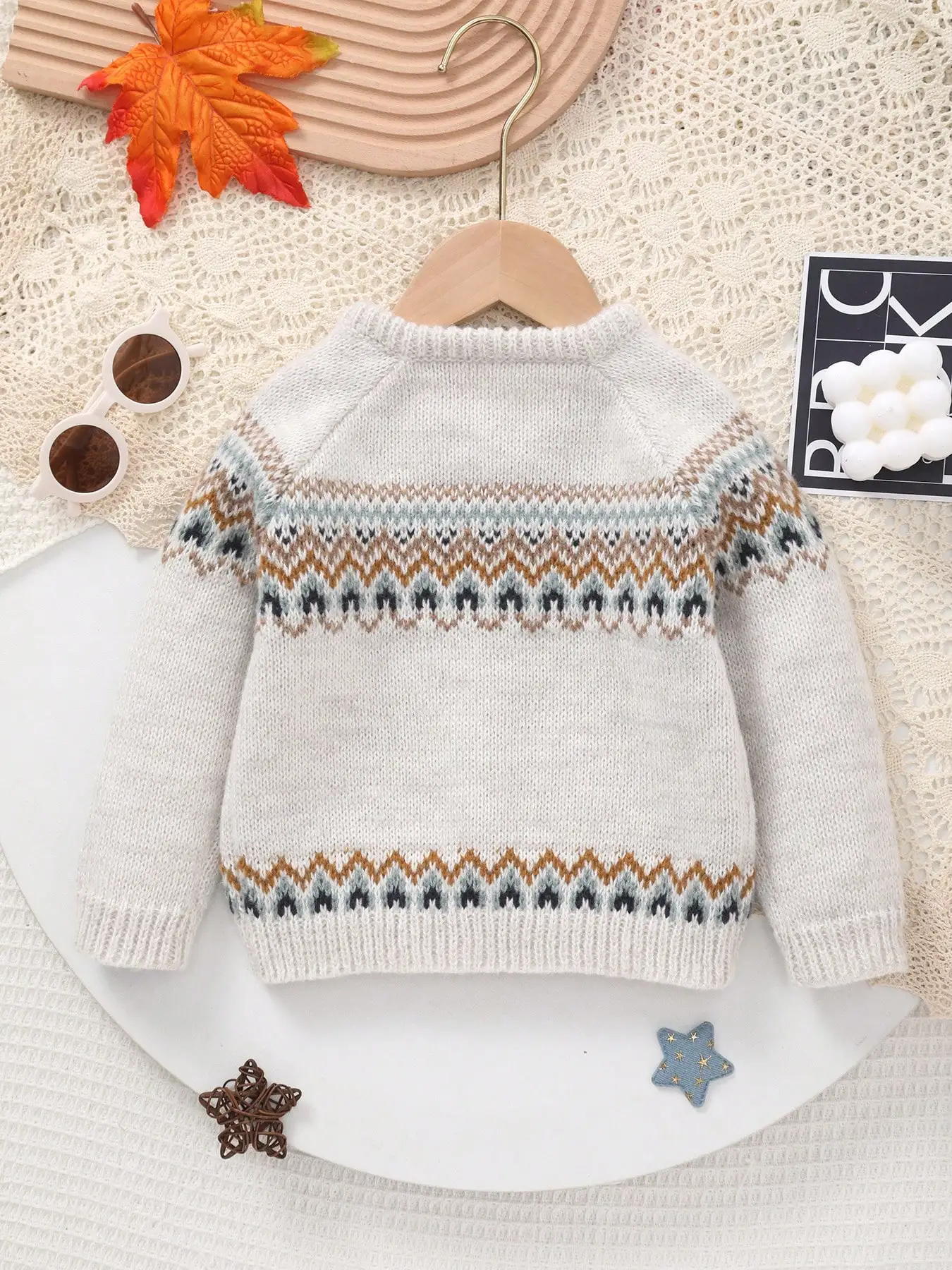 Baby Retro Wave-Patterned Solid Color Knitted Sweater Cardigan, Suitable for Everyday Wear at Home or for Going Out to Parties during Autumn and Winter