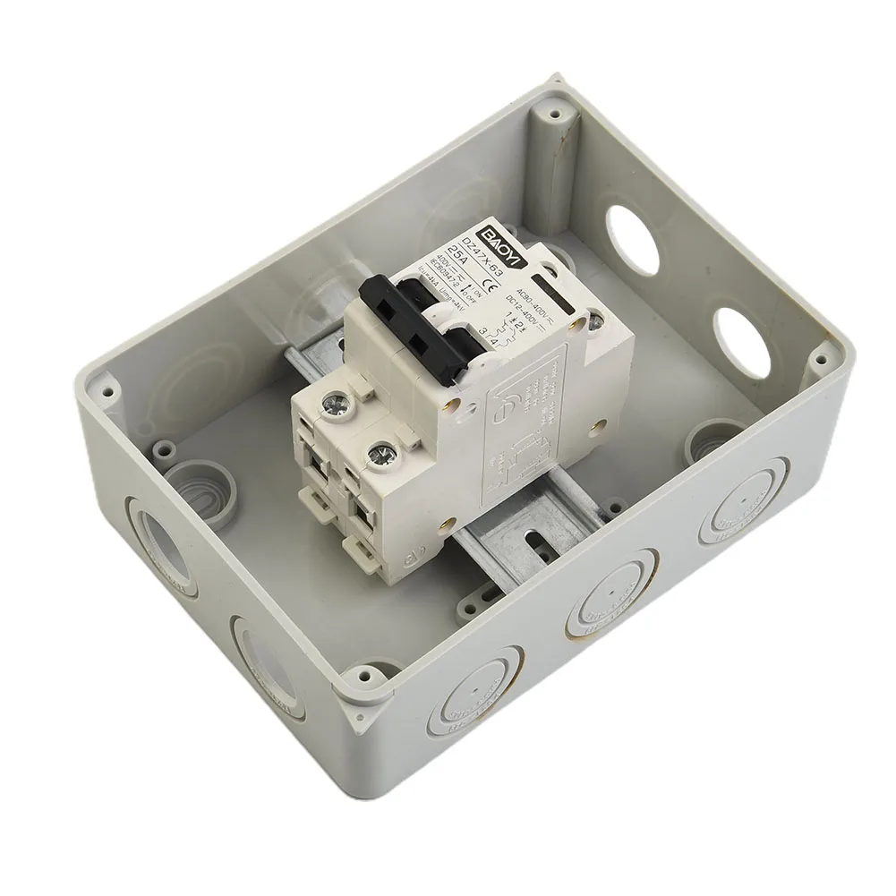 مفتاح عازل مرن مع قاطع دائرة DC12240V لصندوق قطع الاتصال الكهروضوئي في أنظمة الألواح الشمسية المتصلة بالشبكة