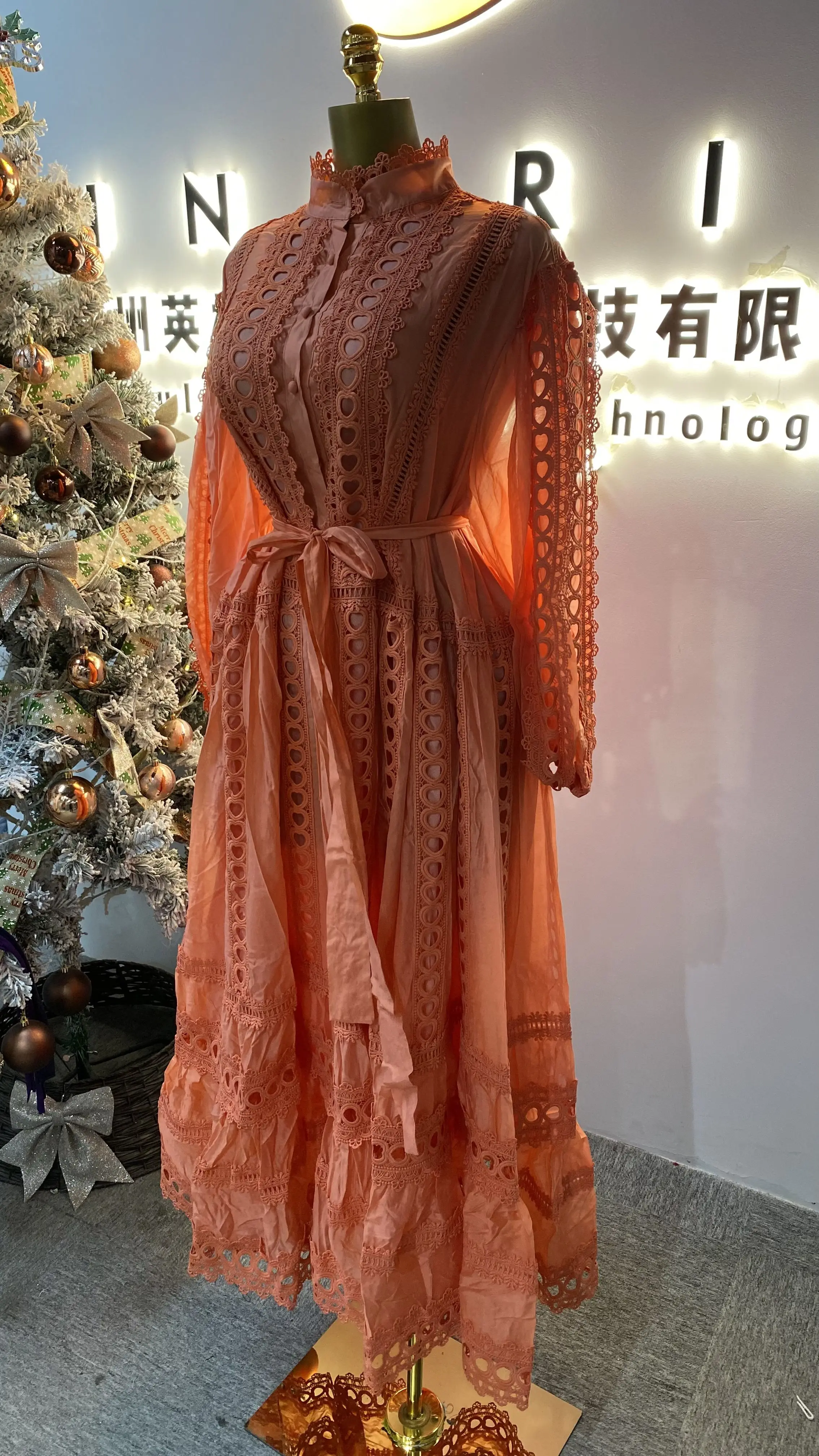 Abito all'uncinetto scavato in stile retrò, abito da donna con maniche a sbuffo a maniche lunghe e patchwork in pizzo con scollo a O-collo-GZXX131