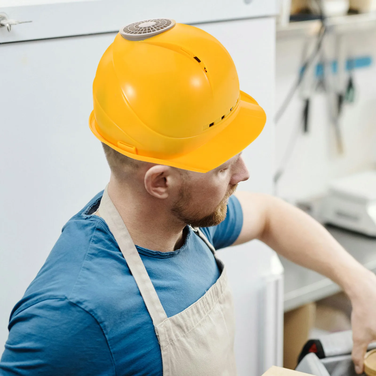 Sombrero con ventilador de carga USB, refrigeración multifuncional amarilla, seguridad en la construcción, diseño en forma de V, trabajo de verano, uso al aire libre