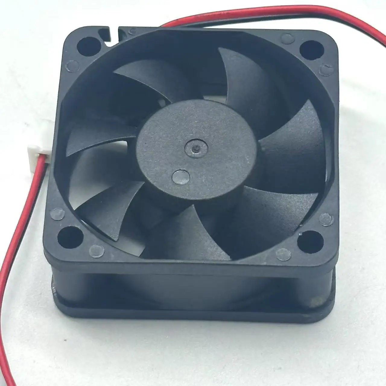 ChiChen DD245020-DH1 DC 24V 0.23A 50x50x20mm 2-Wire Server Cooling Fan