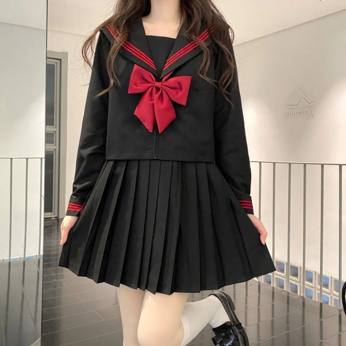 Japanische Schuluniform Mädchen JK Anzug rote Krawatte rot drei grundlegende Seemann Uniform Frauen sexy Frühling und Herbst Langarm Anzug