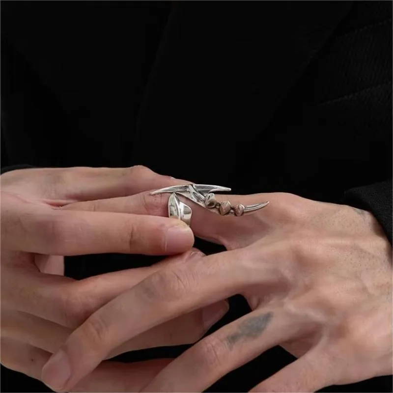 New irregular ring with unique and niche design, cyberpunk hip-hop exaggerated accessories