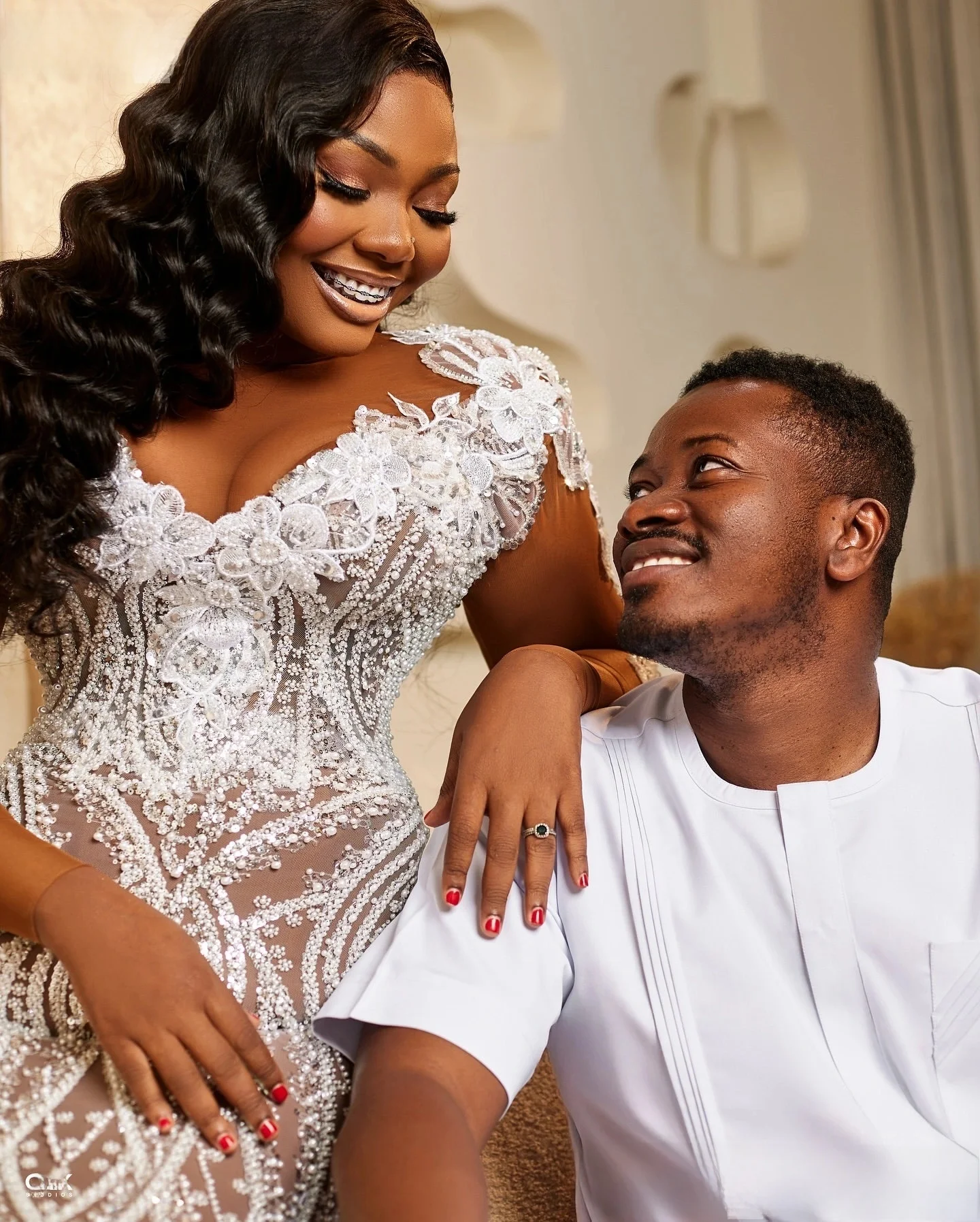 Vestido De novia De sirena personalizado con cuello redondo, ilusión De perlas pesadas, cola De barrido, Vestido De novia De manga larga