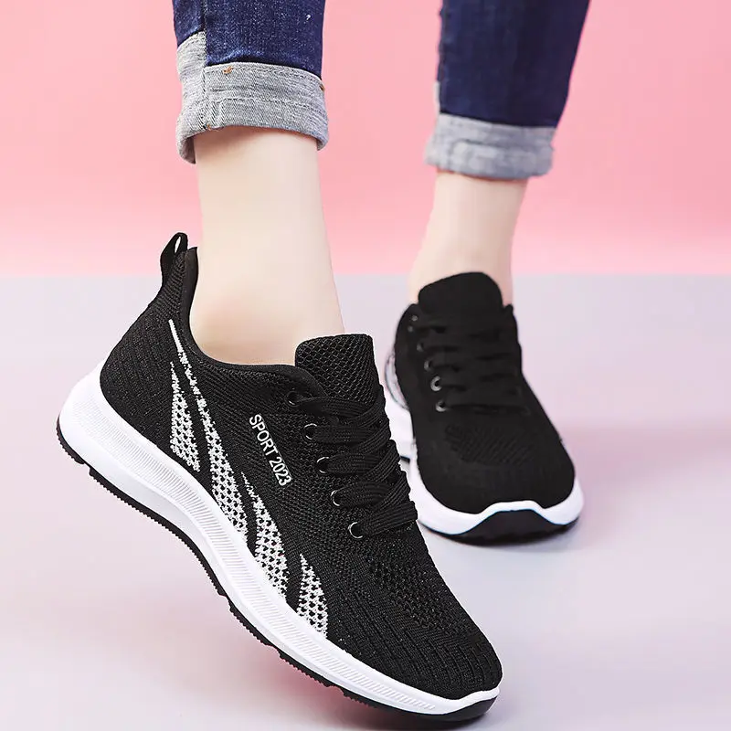 Summer New Woman Sports Shoes Fashion Breathable Mesh Vulcanized Shoes Women Flat Casual Shoes Outdoor Lace Up Training Shoes