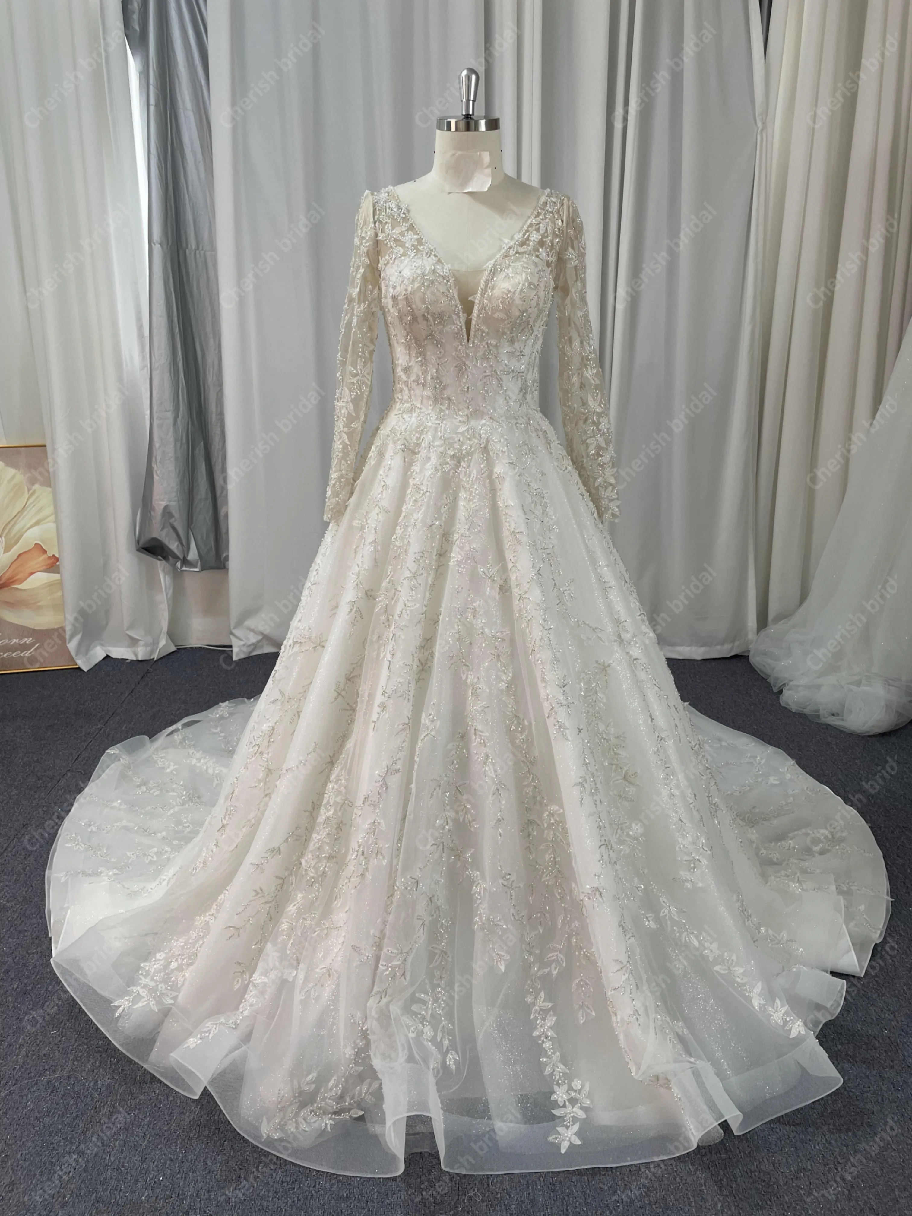 

2024 New Luxury Wedding Dress Full Beading Lace Ball Gown Bride Wedding Dresses for Bride Women Long Sleeves Lace Up Bridal Gown