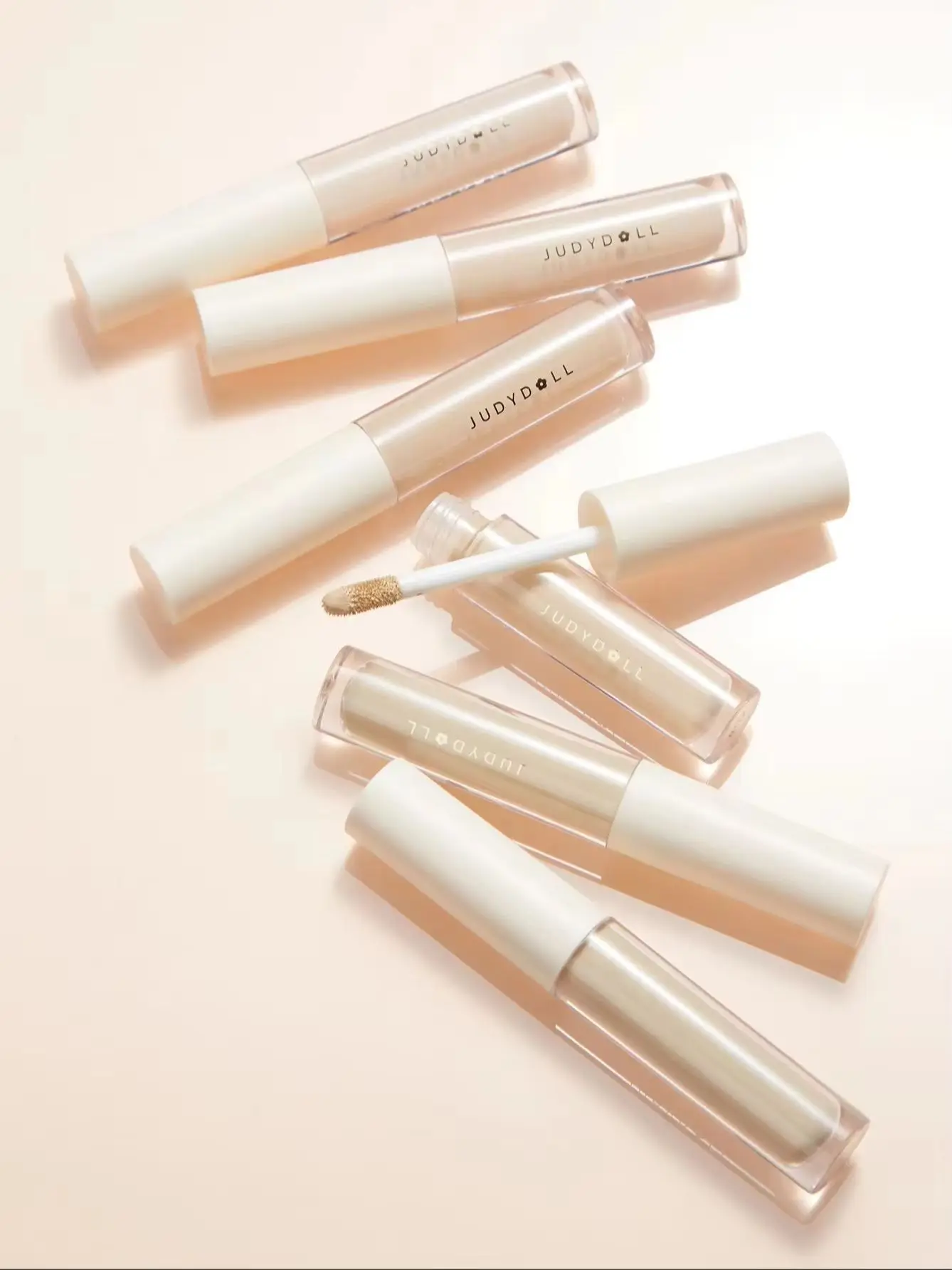 Judydoll Líquido e creme corretivo, cobre olheiras, cicatrizes de acne, sardas, ilumina sob os olhos, lábios e rosto para um impecável