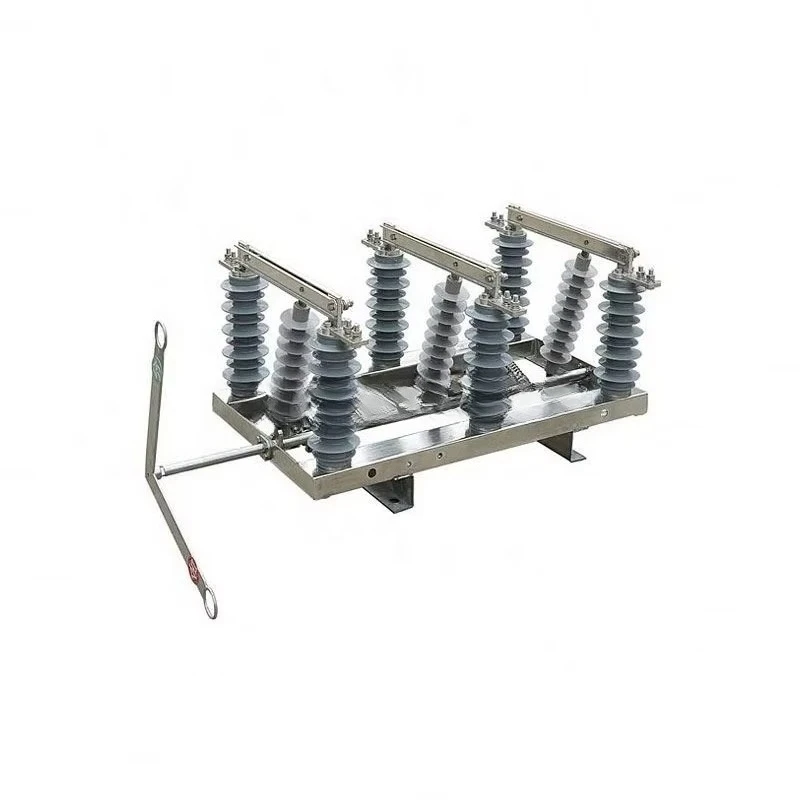 Outdoor circuit breaker three-phase isolation switch