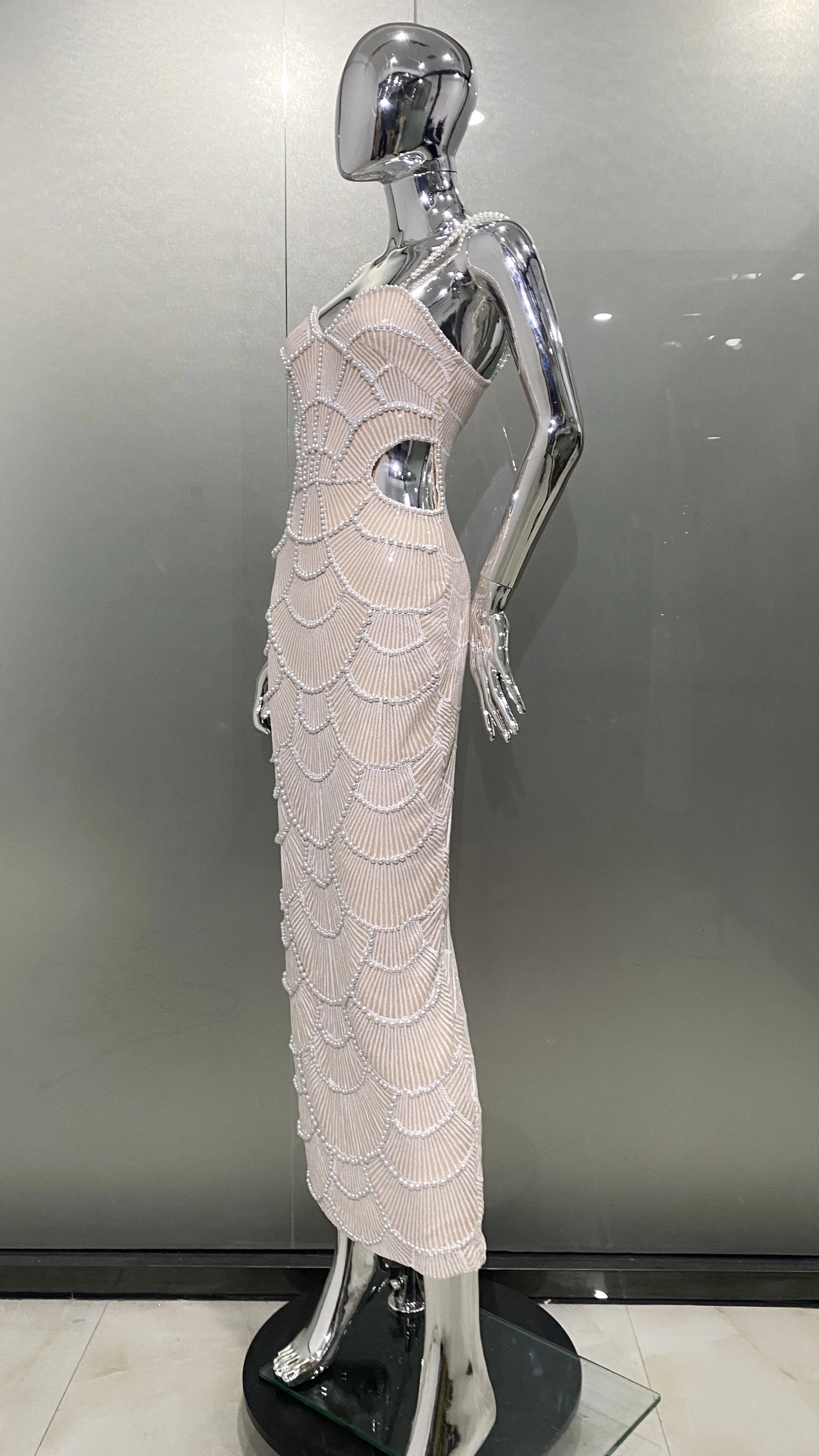 XL Dress Women Elegant White Pearl Evening Party Gowns Spaghetti Strap scollo a V Cut Out caviglia lunghezza un pezzo Celebrity Dress