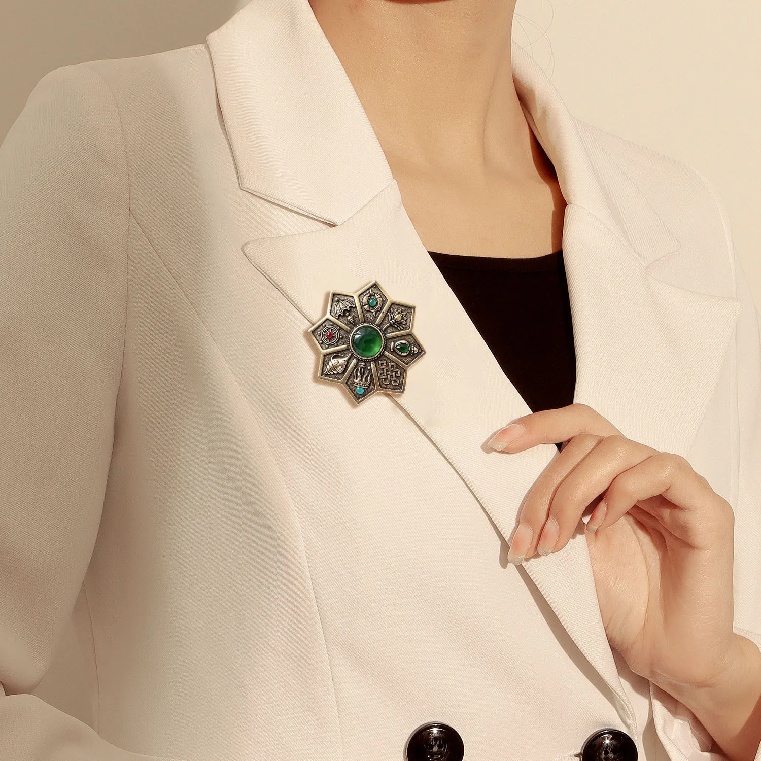 Tibetan octagonal auspicious brooch, retro eight treasures auspicious ethnic style coat brooch, clothing accessories