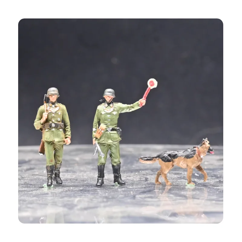 

1:72 Scale Resin Material German Gendarmes MP Pair With 1 Dog Suitable For Tank Helicopter Scenes Collectible Decorative Display