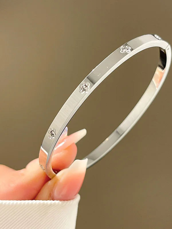 2025 Neues Faion-Armband aus Titanstahl für Damen, lichtecht, Luxus-Sensation, grenzüberschreitend, Bestseller, einfacher Sle-Schmuck