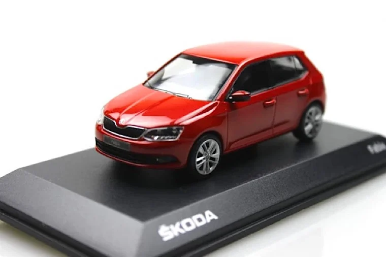 Skoda Fabia รถของเล่นสำหรับสะสมโมเดลเหล็กหล่อ1:43 2015