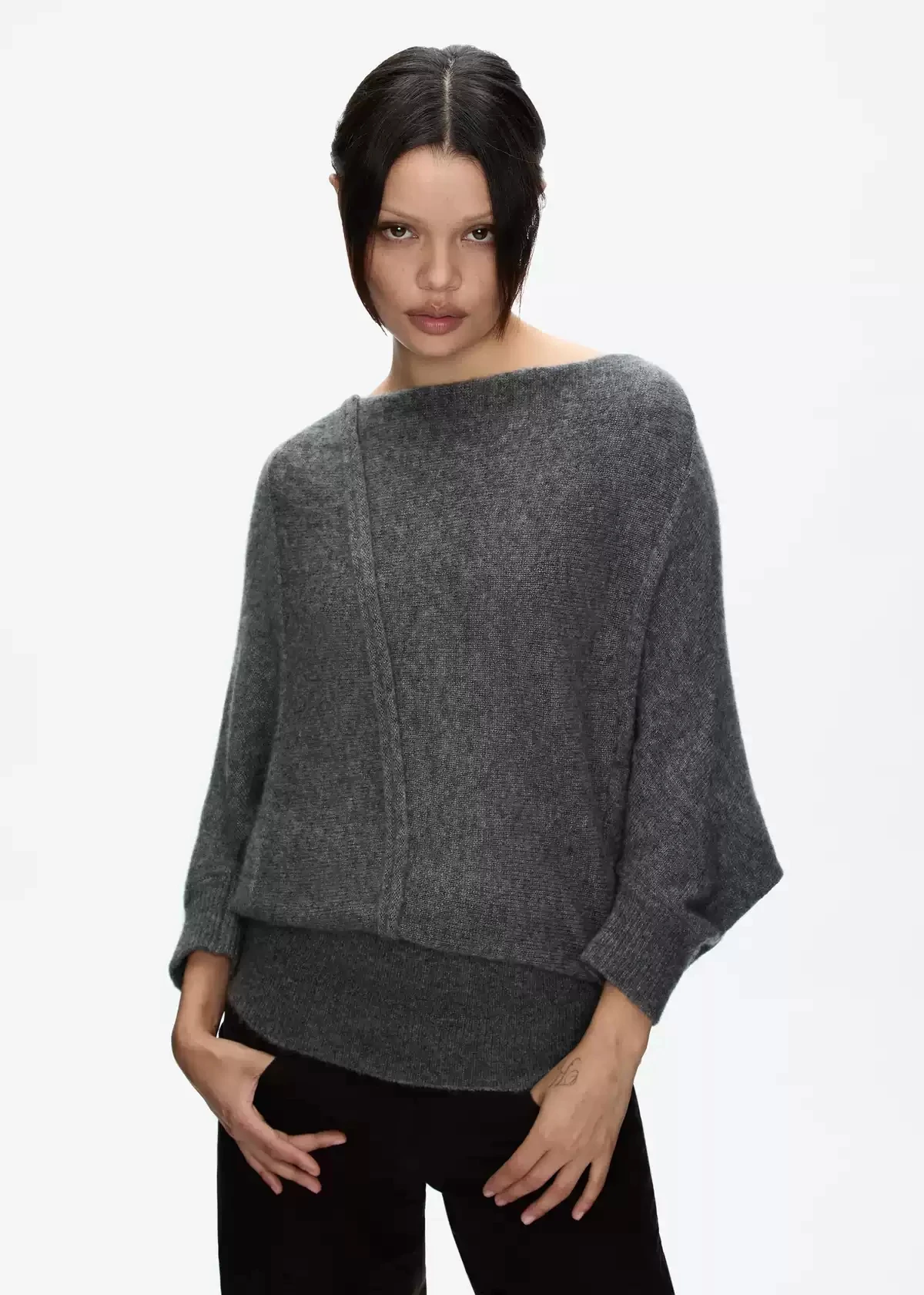 

Майка 25fw в минималистском стиле, ленивый кашемировый вязаный свитер на одно плечо с нерегулярной строчкой и рукавами «летучая мышь»