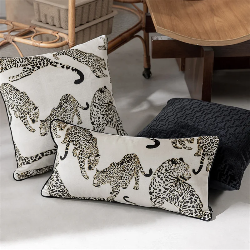Vintage Cheetah Throw Pillow Cover Patio Furniture Leopard Decorative Cushion Cases Home Décor for Couch Bed Sofa Square 45cm