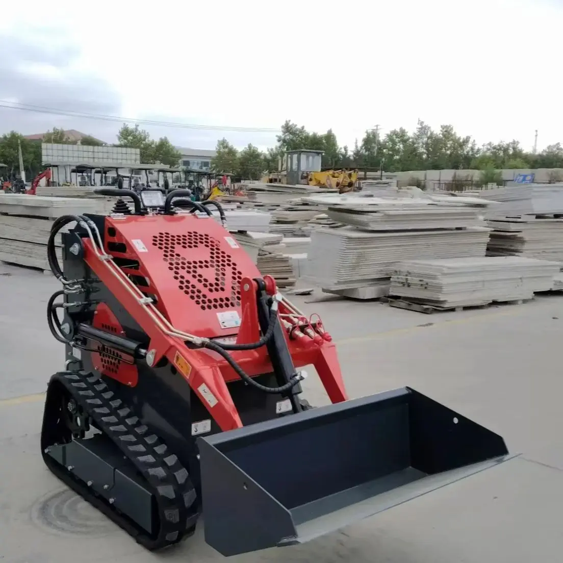 China 1,5 toneladas novo mini carregadeira de pista personalizável skid steer motor forte com ce epa para venda