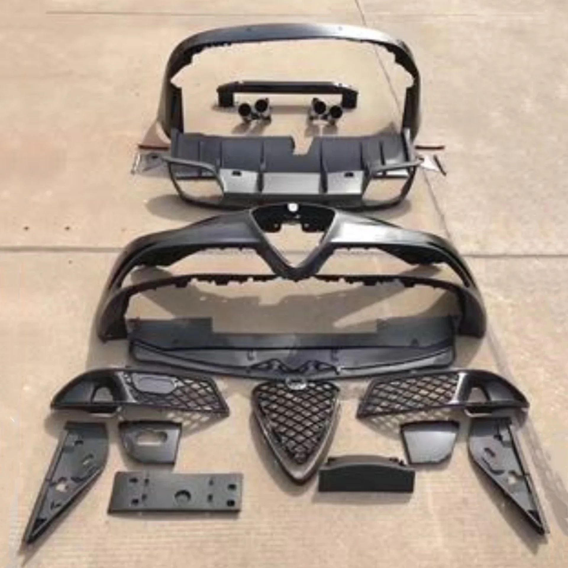 

Комплект кузова, передний и задний бампер в сборе, боковая решетка для Alfa Gulia 2017-2022, автомобильные аксессуары с объемным звуком