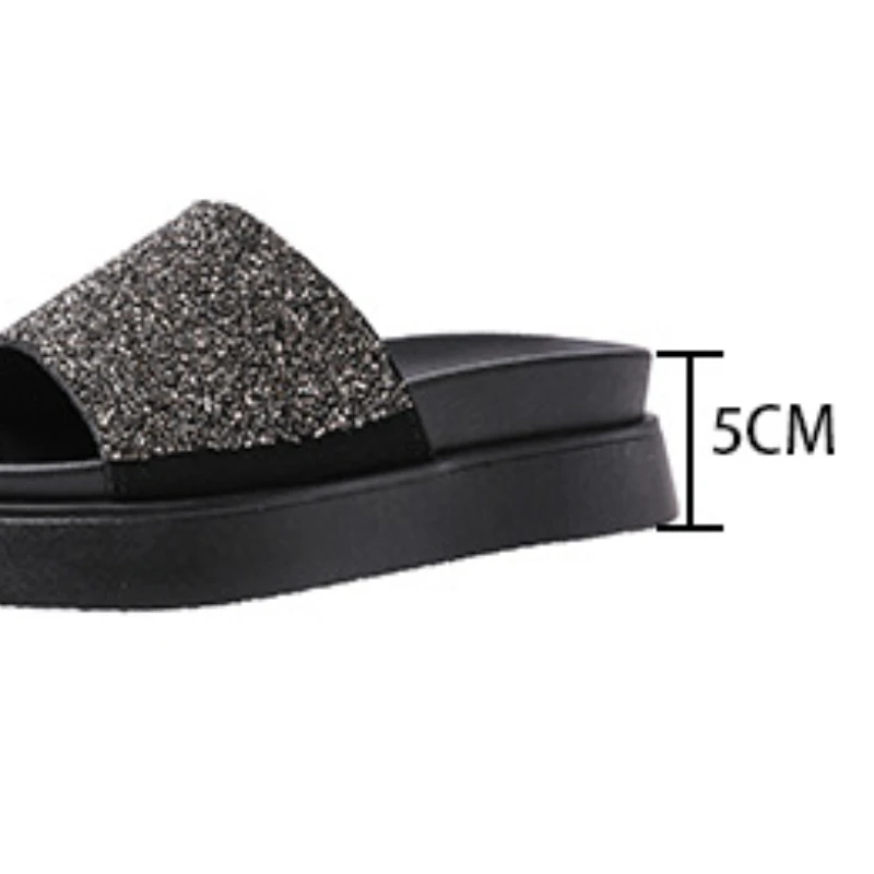 Female Thick Bottom Slippers Summer Korean Style Rhinestone Sandals Fashion Lightweight Soft Sole Beach Shoes Sandalias De Mujer