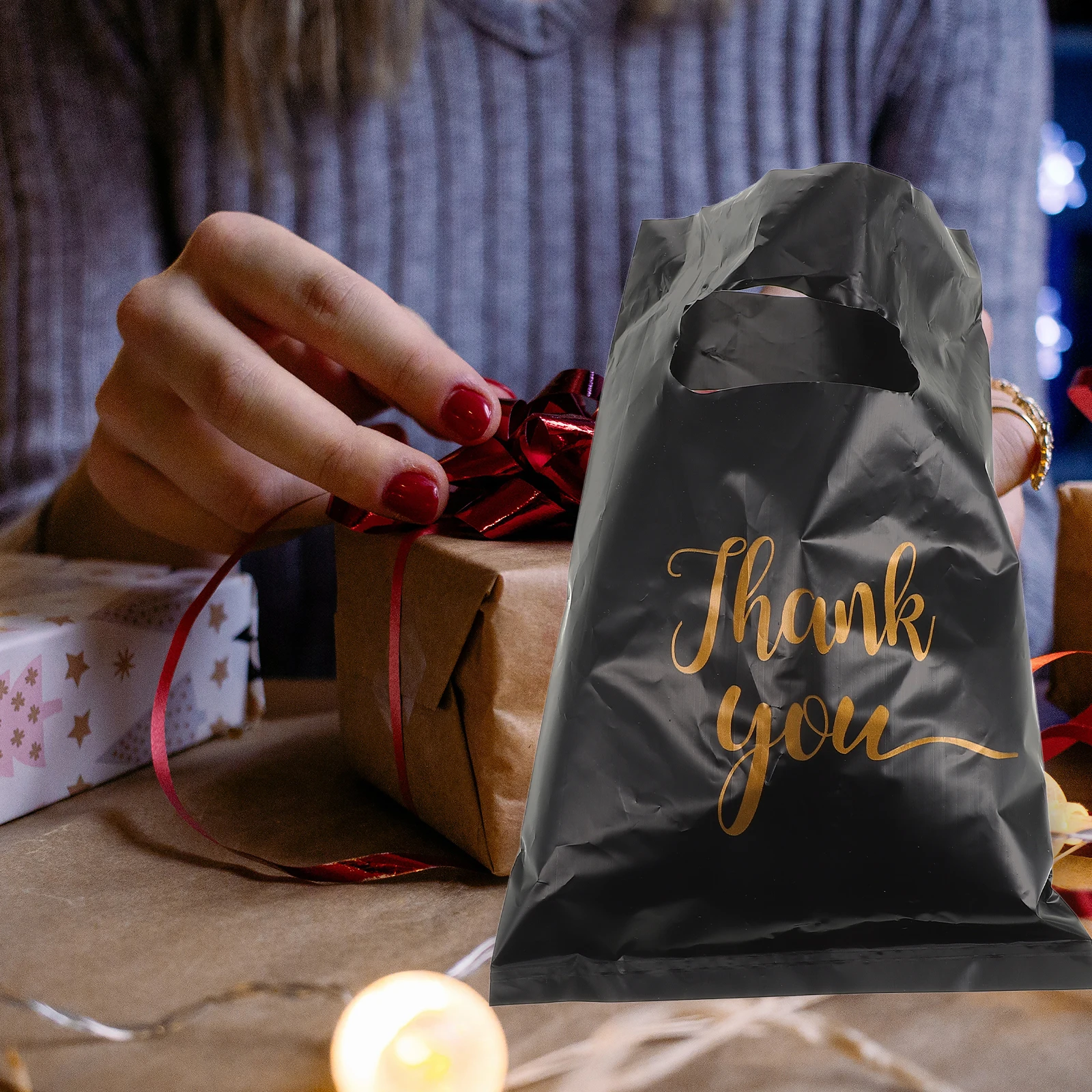 

100pcs Black 20x15cm Gift Wrapping Bags Reusable Storage Tote Foldable Present Thank You Plastic Bags With Handles