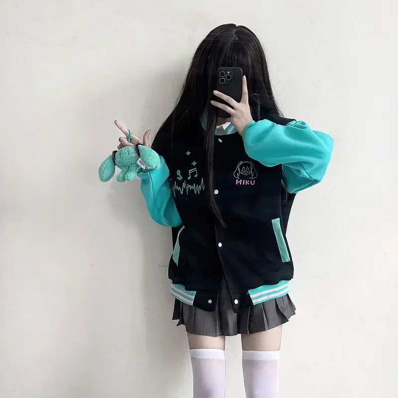 أنيمي هاتسون ميكو رشاقته سترة فضفاضة كبيرة الحجم ملابس للجنسين زي بيسبول معطف الشارع الدافئة الصوف مبطن سترات ناعمة #5
