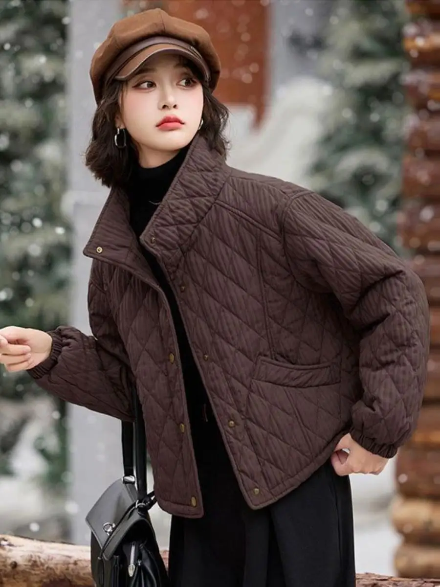 ensemble-deux-pieces-matelasse-en-coton-a-motif-losanges-col-montant-elegant-pour-l'hiver