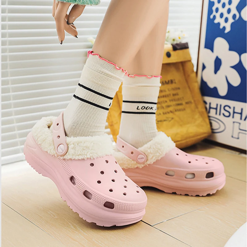 2024 New Winter Garden Shoes Women Soft Breathable Thickened Indoor Outdoor Cotton Drag To Keep Warm Hole Slippers Baotou Clogs