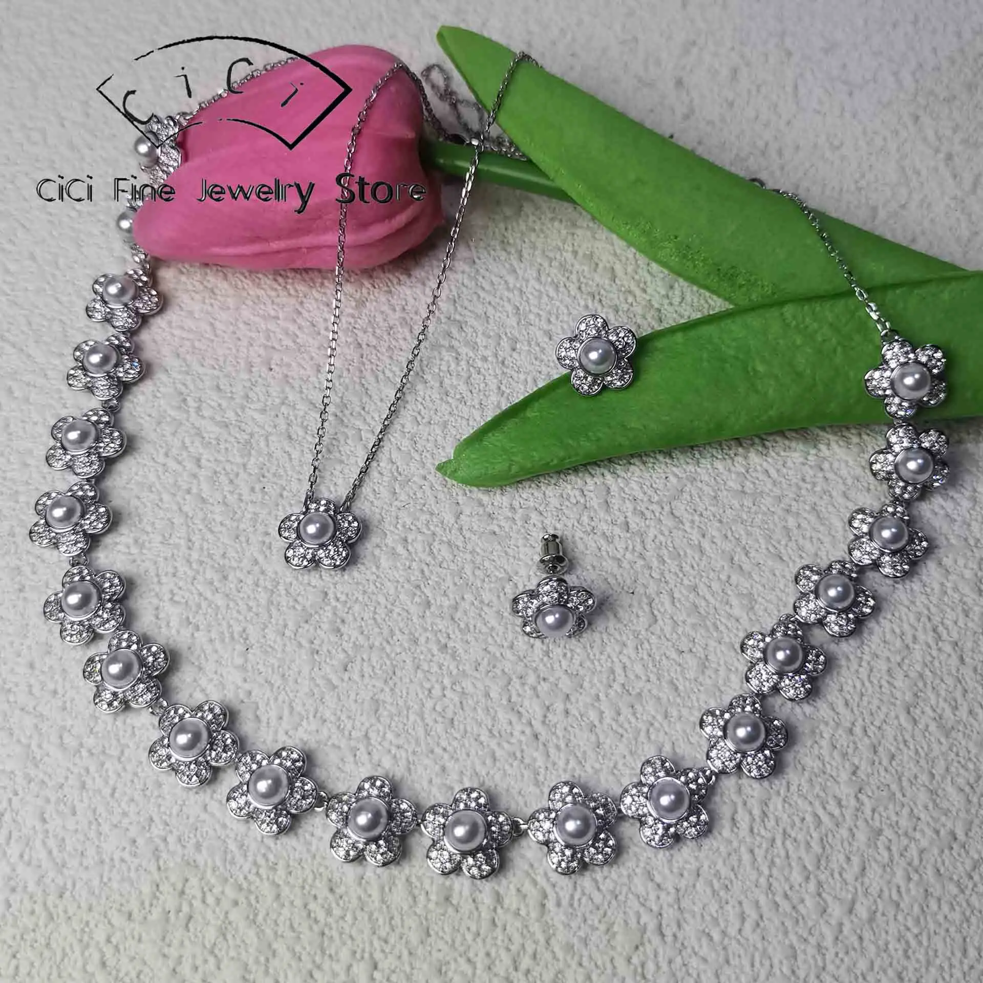 

Luxurious Pearl Flower Earring Necklace Bracelet Ring Original Fine Jewelry Set The Perfect Wedding Accessory for Charming Women