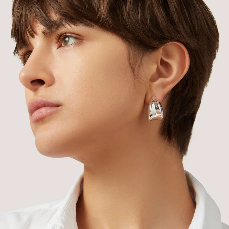 

2025 Trend Silver Color Glossy Teardrop Earrings For Women Girls New Fashion Gift Luxury Jewelry Party Daily Retro Ear Wearing