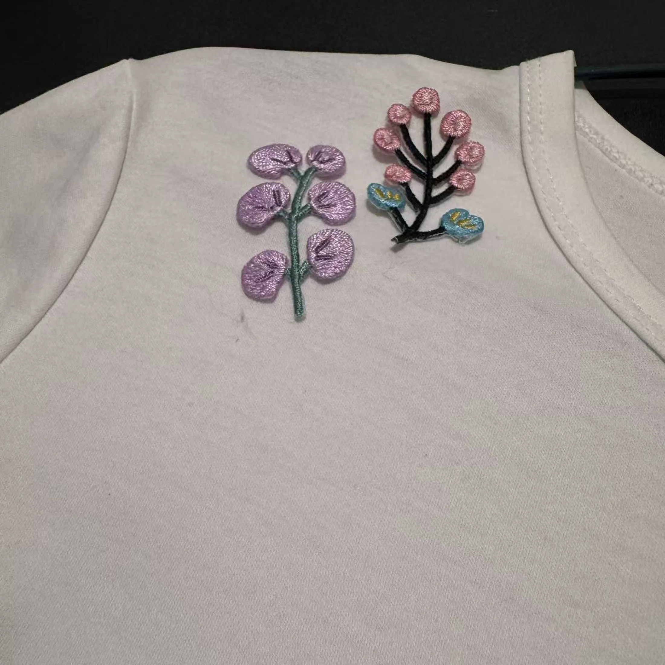 22pc/set Cartoon Blue Flower Embroidery Fabric Patch DIY Embroidered Patch for Clothing Repair iron Backing (Instagram Styl